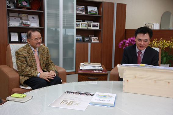 2011-10-24 계명대학교 동산의료원 이동필 응급의학과장 접견 이미지